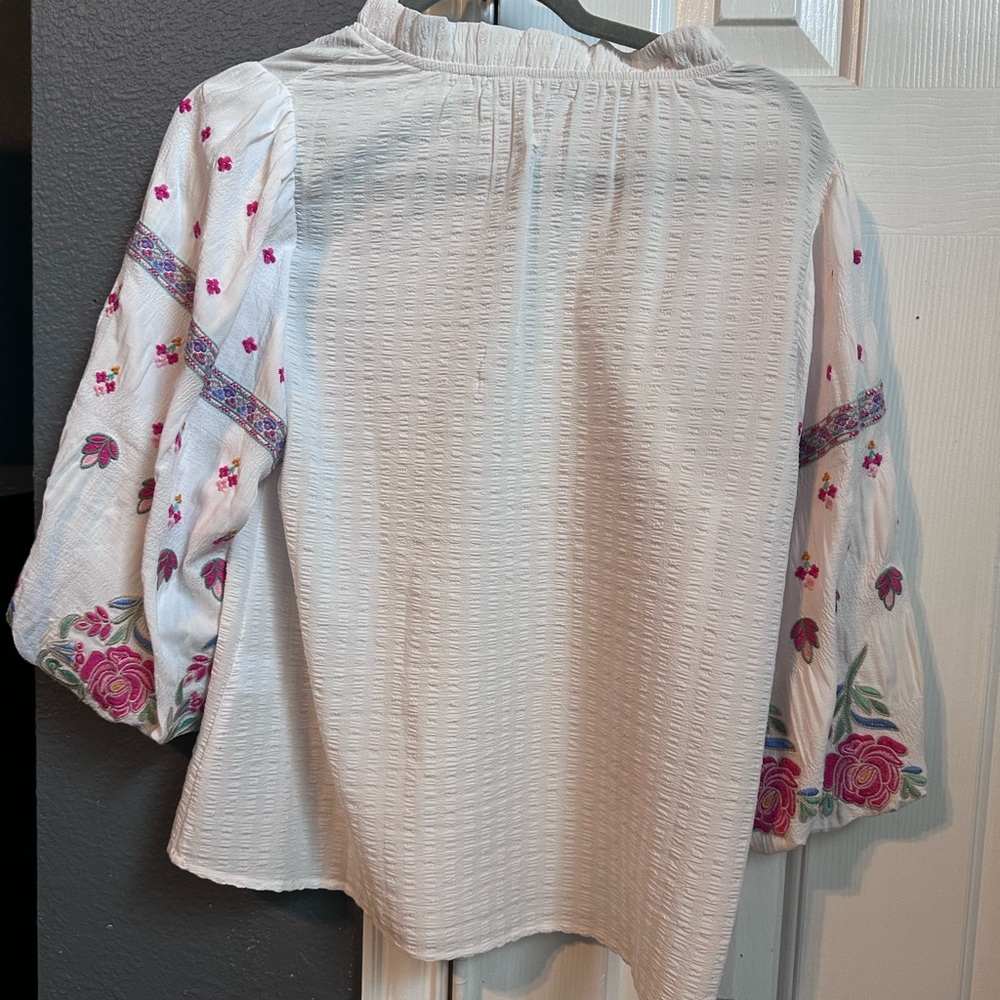 THML NWOT white embroidered puff sleeve shirt women’s small - Picture 5 of 5